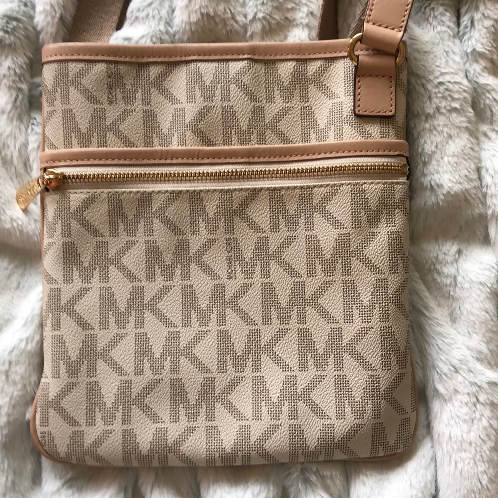 Michael Kors crossover bag